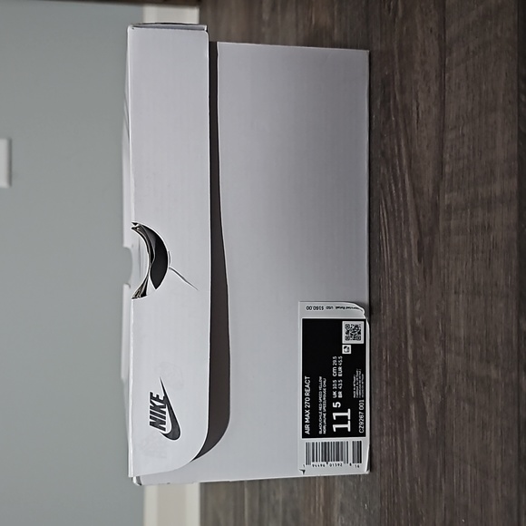 Airmax 270 React 11.5 red black and yellow - Picture 4 of 5